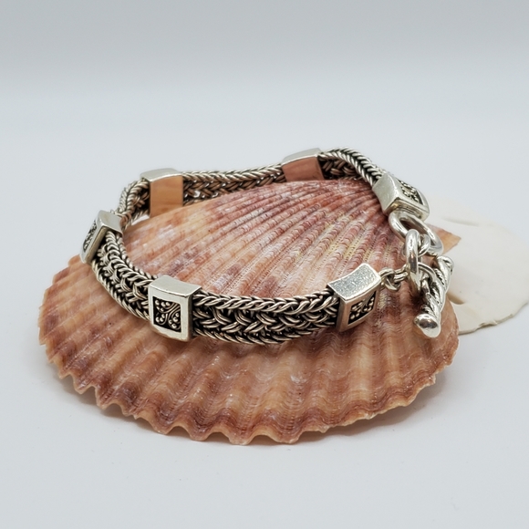 Lois Hill Bracelet - Picture 3 of 16